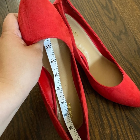 Express faux suede red shoes size 9 - Picture 9 of 10